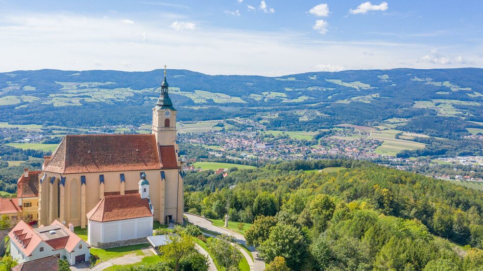 Wallfahrtskirche Pöllauberg_Luftbild_Oststeiermark | © Helmut Schweighofer